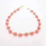 سلسلة قصيرة بالزهور