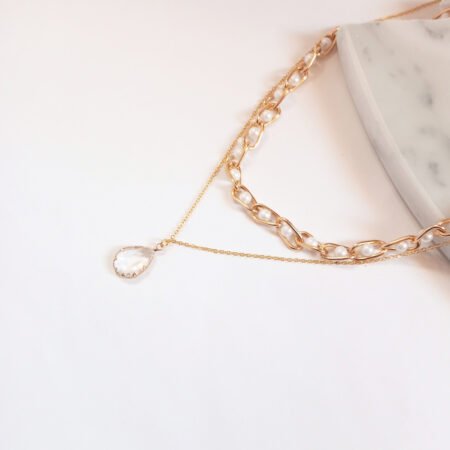 Classy necklace with pearls