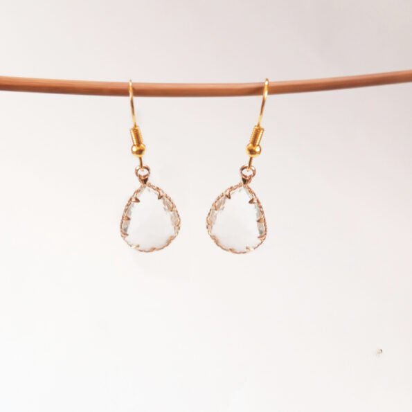 حلقان ذهبية أنيقة